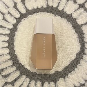 Fenty Beauty Eaze Drop Blurring Skin Tint